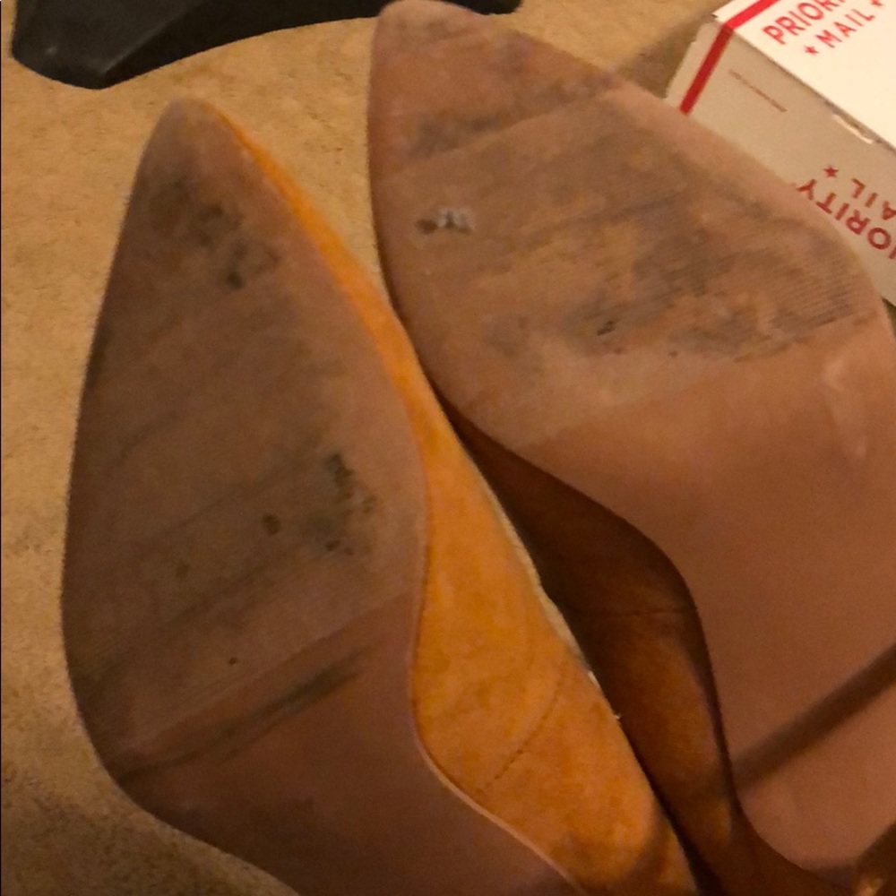 Heels - Picture 3 of 3